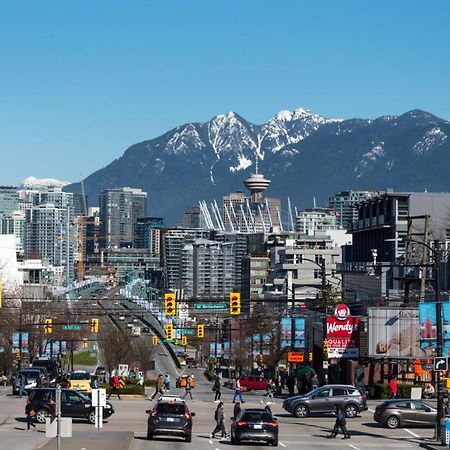 Apartmán Billion Dollar Views In A Beautiful Fairview Slopes Heritage House Vancouver Exteriér fotografie