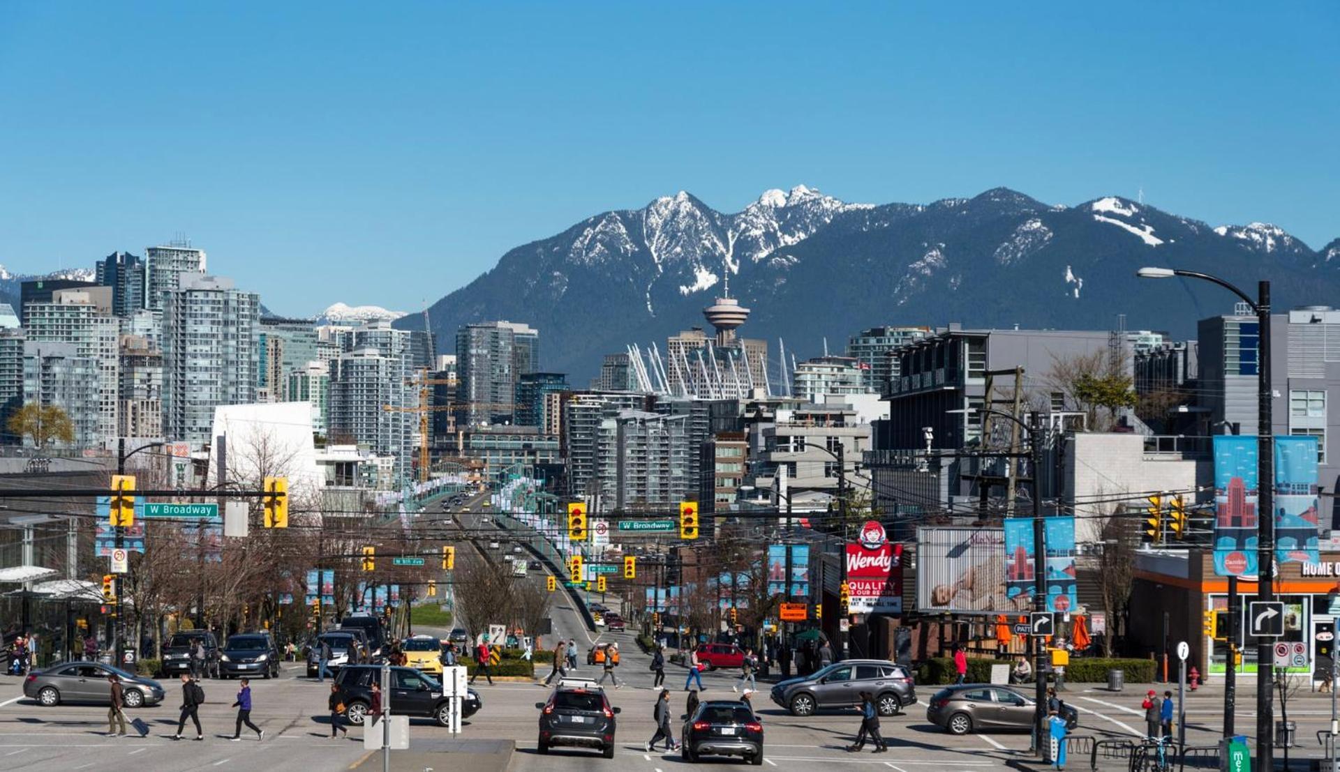 Apartmán Billion Dollar Views In A Beautiful Fairview Slopes Heritage House Vancouver Exteriér fotografie