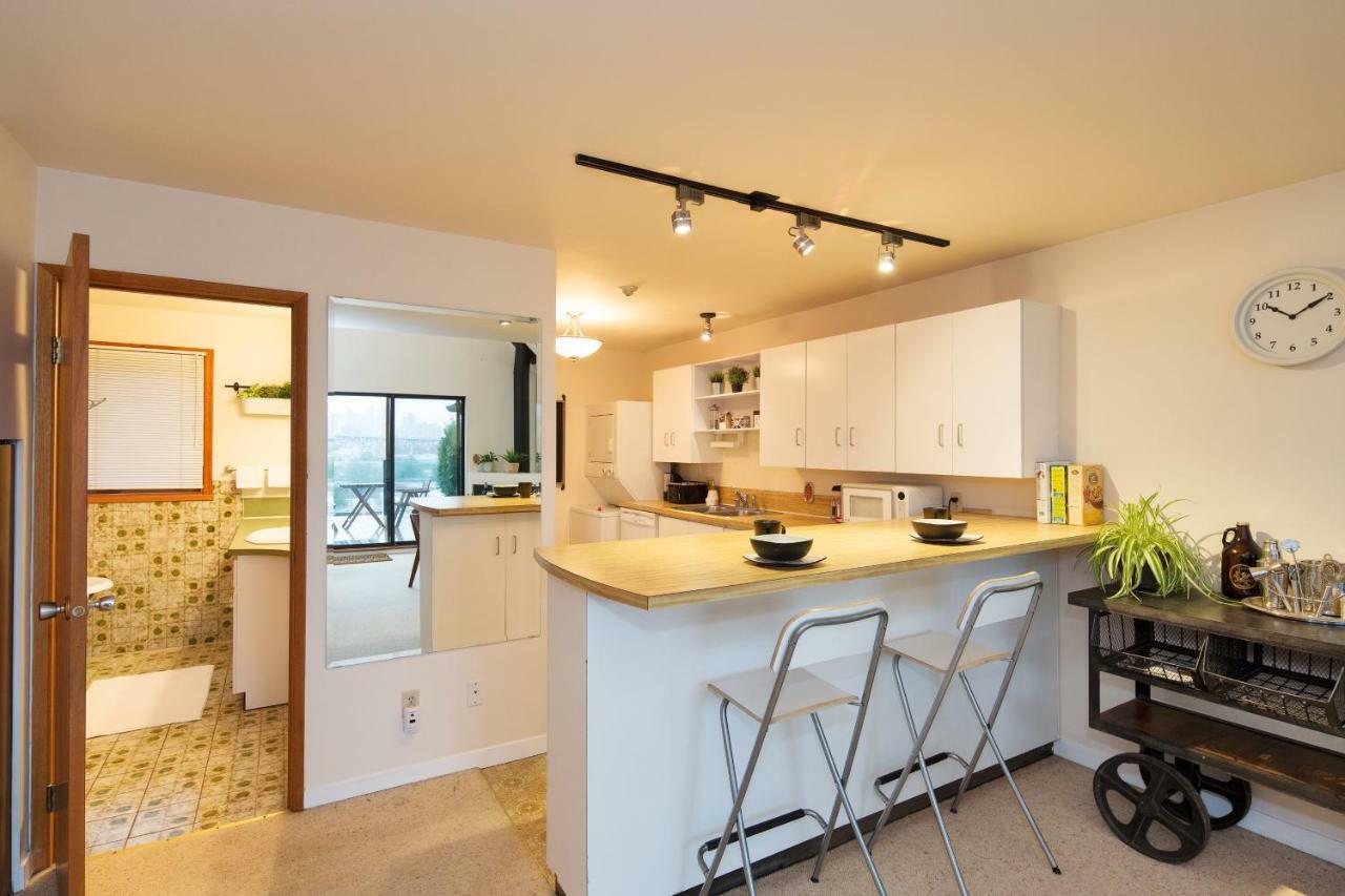 Apartmán Billion Dollar Views In A Beautiful Fairview Slopes Heritage House Vancouver Exteriér fotografie