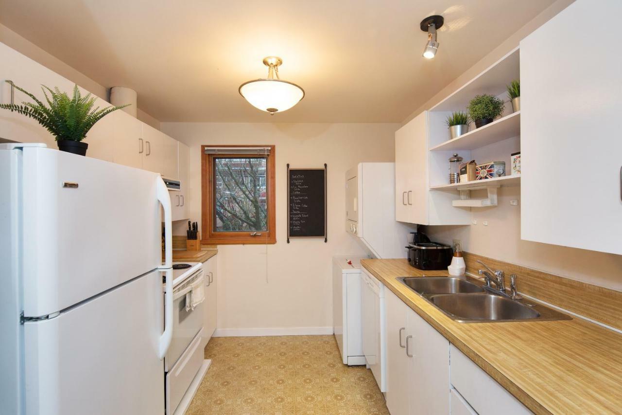 Apartmán Billion Dollar Views In A Beautiful Fairview Slopes Heritage House Vancouver Exteriér fotografie